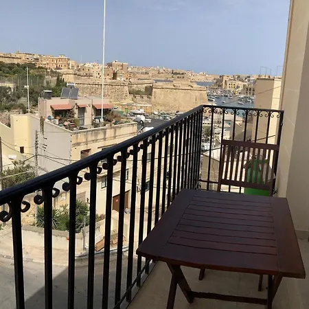 Grand Harbour View Lookout *