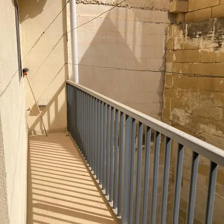 Grand Harbour View Lookout Apartament *