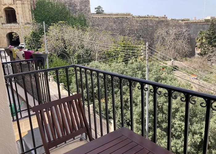 Grand Harbour View Lookout *