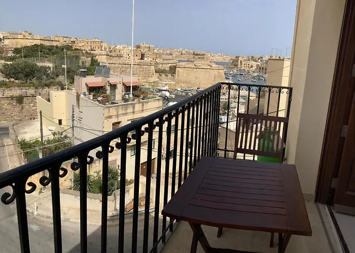 Grand Harbour View Lookout *